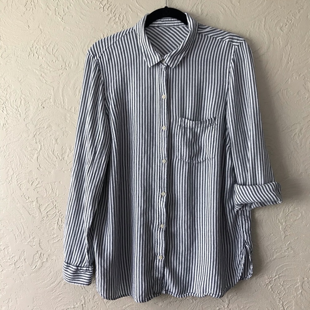 Old Navy-Stripped Classic Button Up